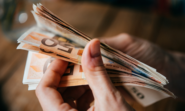 Wie verdient er 5000 euro per maand - Carrieretijd (1)
